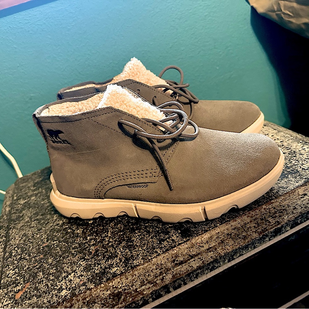 Brand new sorels size 10